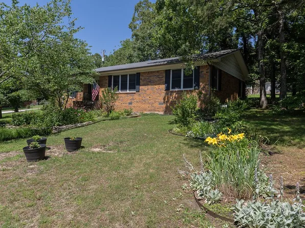 409 Valley Ave, Berryville, AR 72616