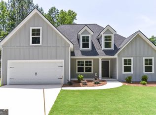 110 Fuller Ct, Grantville, GA 30220