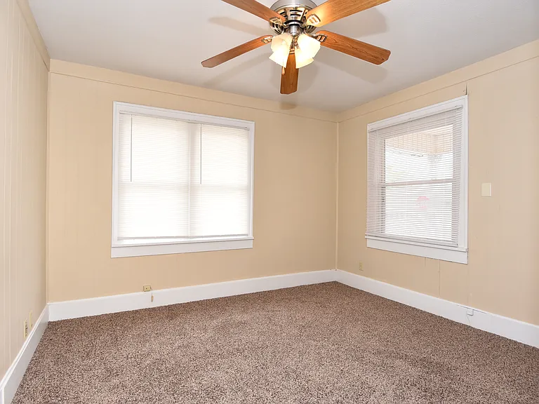 302 E Aquarium Pl — Photo 22