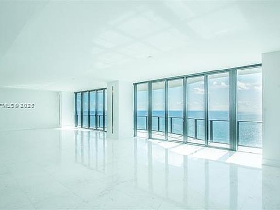 5th image of 19575 Collins Ave Unit 19