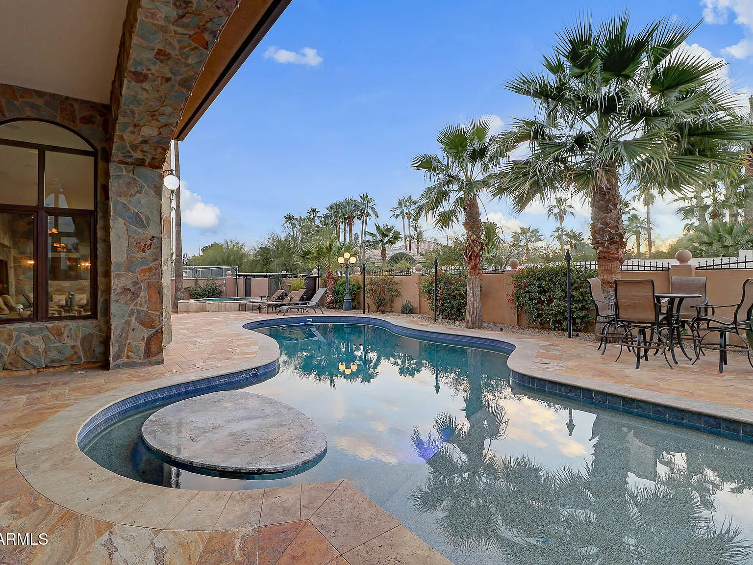 5 bed, 8.0 bath, 8000 sqft, $17,000 — Photo 4