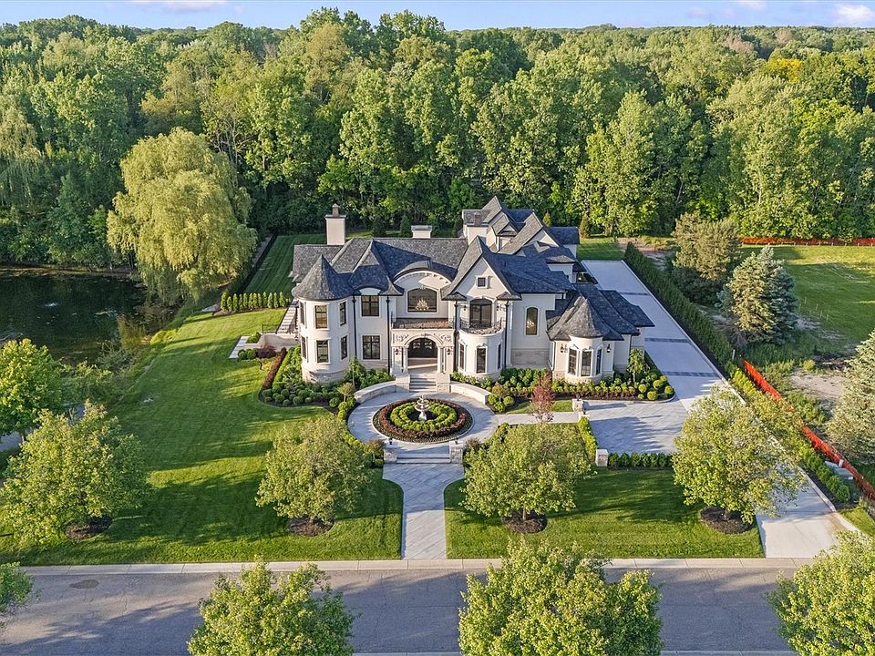 1st image of 575 Chase Ln