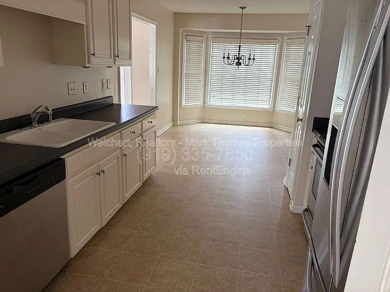 8005 Tobin Pl — Photo 3