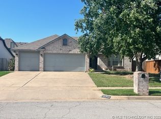 10305 E 116th St S, Bixby, OK 74008