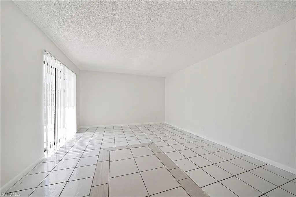 2 bed, 2.0 bath, 1252 sqft, $2,300 — Photo 3