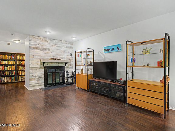 5th image of 73 Letts Court #164