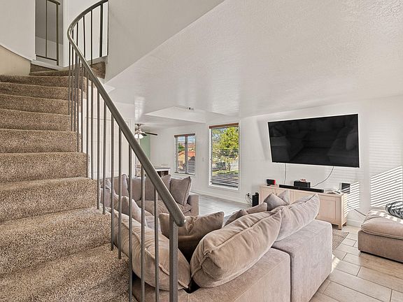2nd image of 1330 W Indian Hills Dr Unit 1