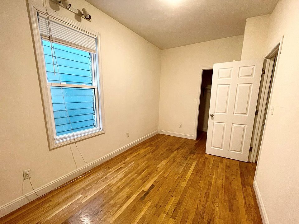 2nd image of 733 Parker St #2D