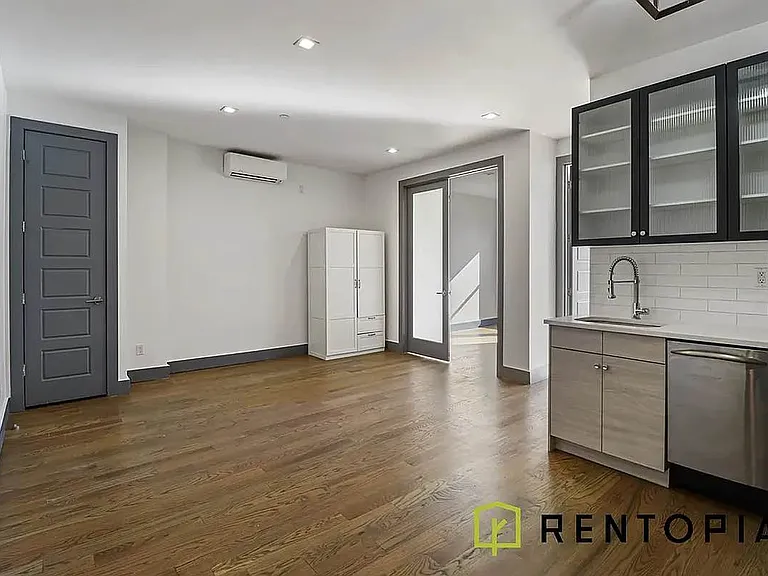 855 De Kalb Ave #402C — Photo 6