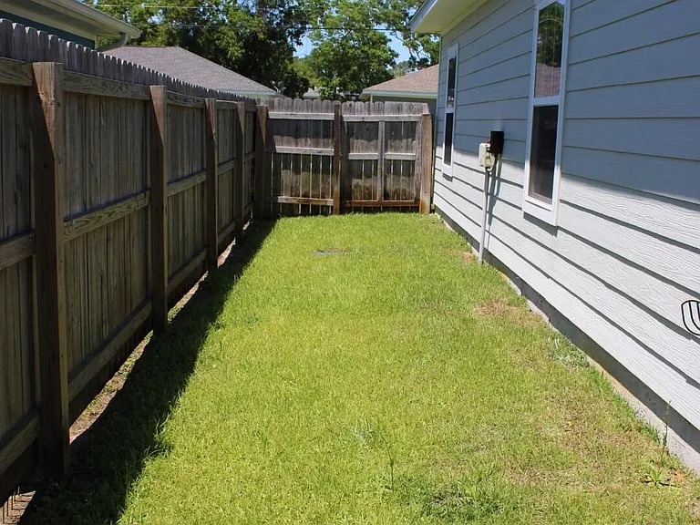 2164 Wind Trace Rd N — Photo 27
