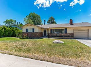 1570 Foster Dr, Reno, NV 89509