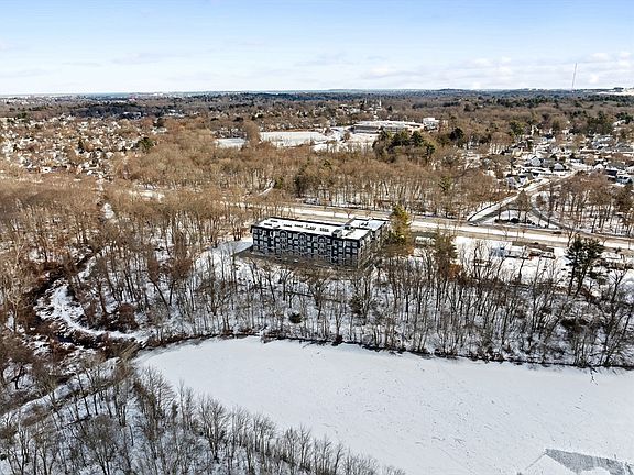 3rd image of 485 Blue Hills Pkwy #31