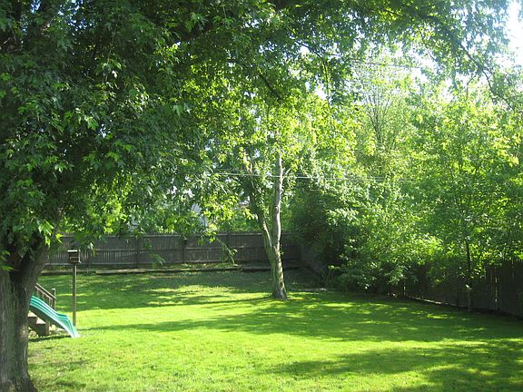 Nice private fenced yard
