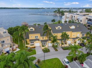 50 N Lakeshore Dr, Hypoluxo, FL 33462