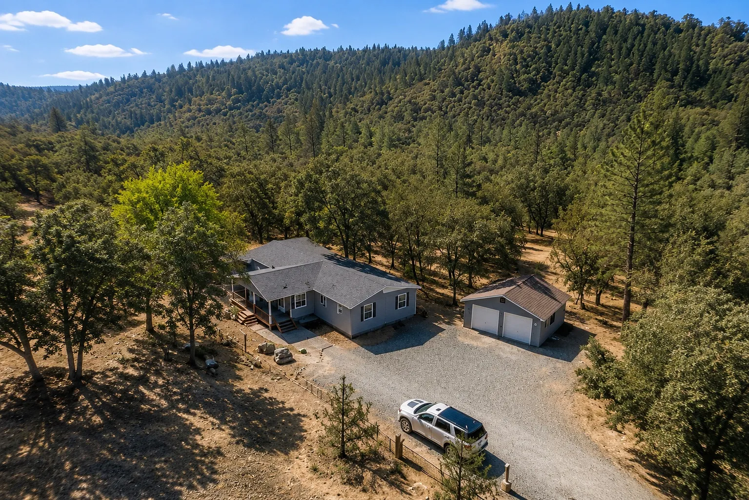 3 bed, 2200 sqft, $2,880 — Photo 3