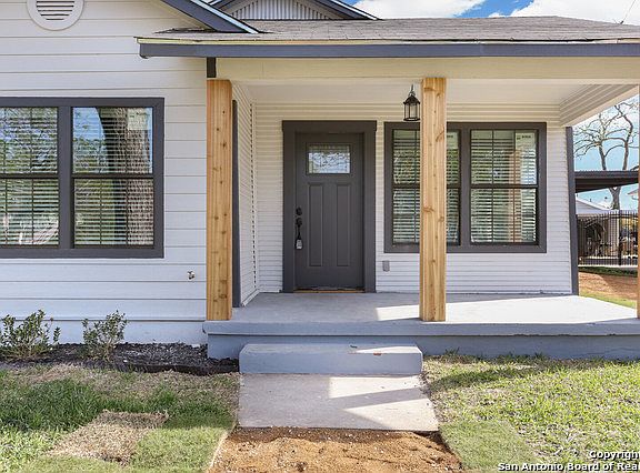 3rd image of 3228 W Ashby Pl