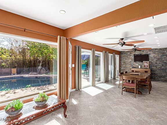 4th image of 1541 E HOPE Street