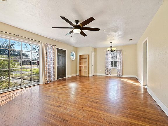 living room / dining room