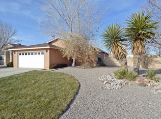917 Somerset Meadows Dr NE, Rio Rancho, NM 87144