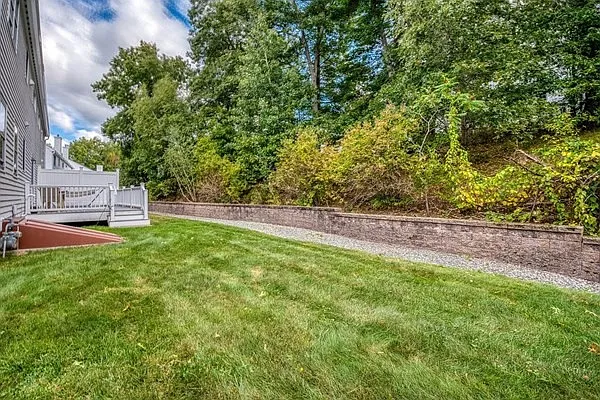 3 bed, 2.5 bath, 1971 sqft, $3,750 — Photo 4