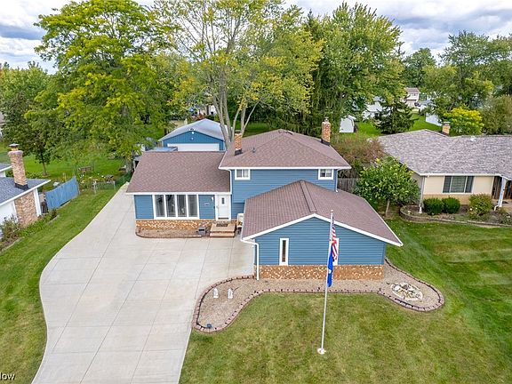 2nd image of 4737 Whiteoaks Dr