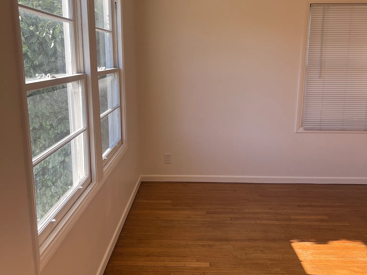901 Jackson St — Photo 3