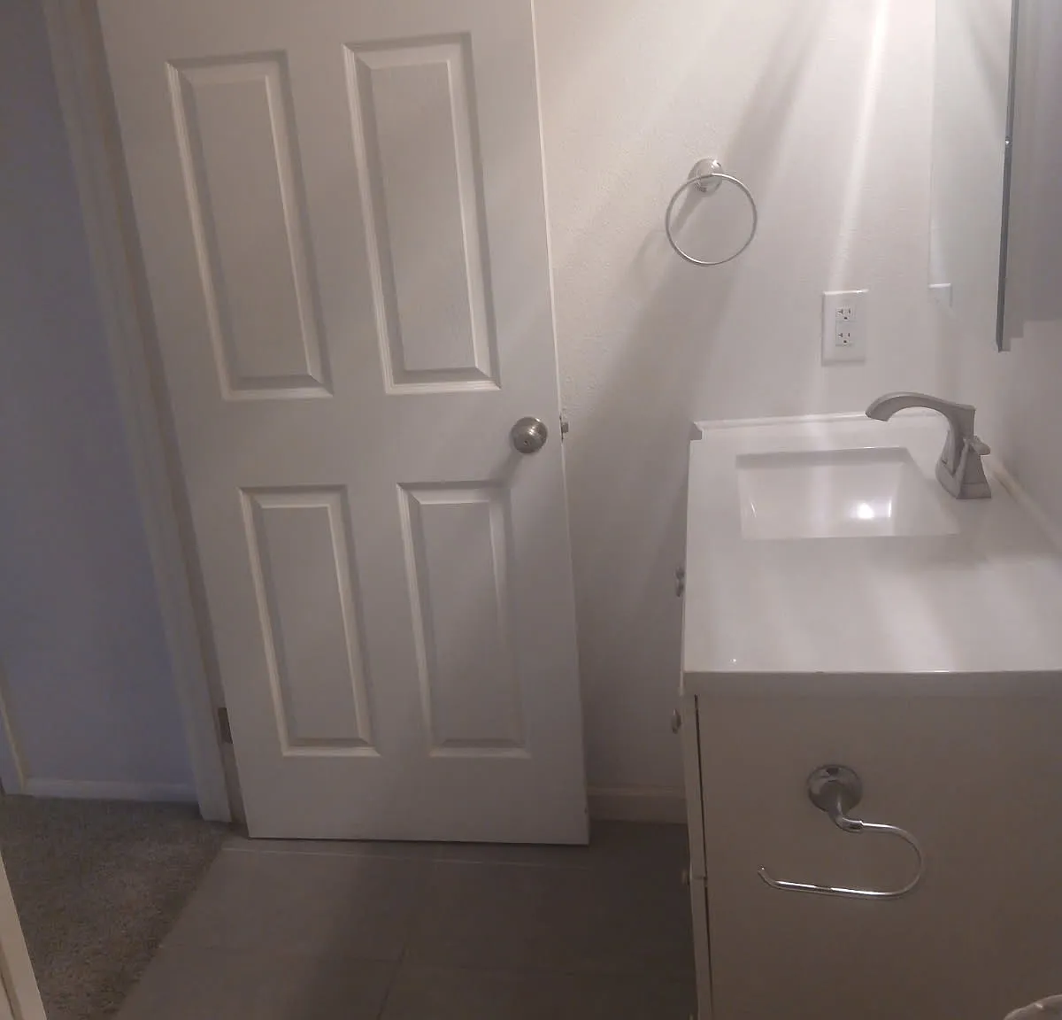 3 bed, 1073 sqft, $1,600 — Photo 2