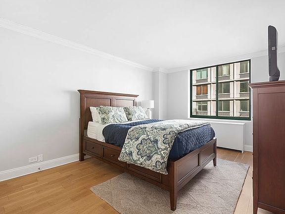 5th image of 295 Greenwich St APT 4H
