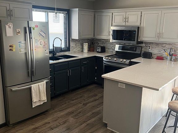 2nd image of 1102 Summit Way