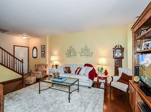 4th image of 5003 Courtland Cir
