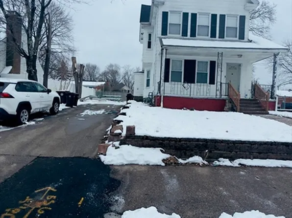 67 Malvern Rd, Brockton, MA 02301