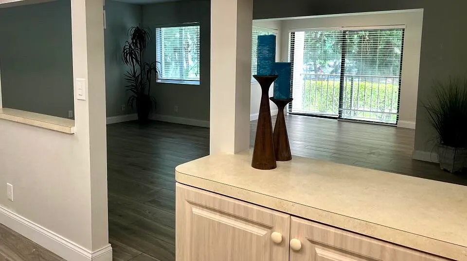 2 bed, 2.0 bath, 1115 sqft, $2,100 — Photo 2