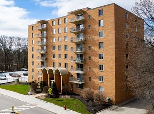 50 S Rocky River Dr APT 406, Berea, OH 44017