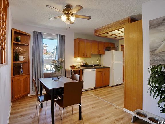 5th image of 925 Hall St W