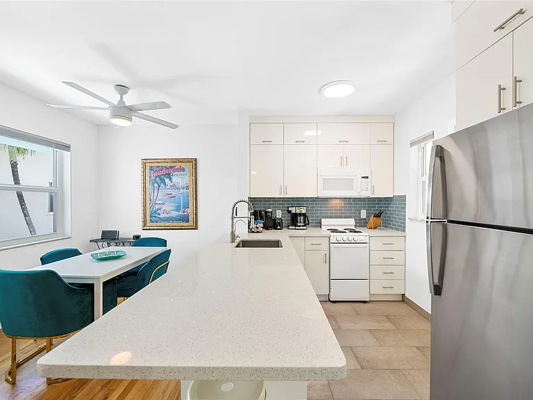 3015 Seville St #6 — Photo 9