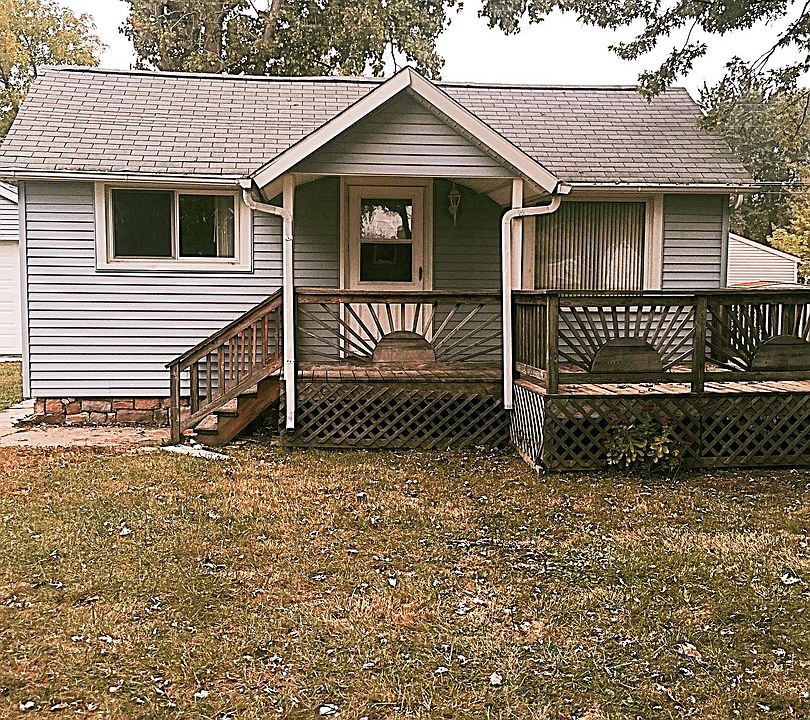 1st image of 1682 Beatrice St