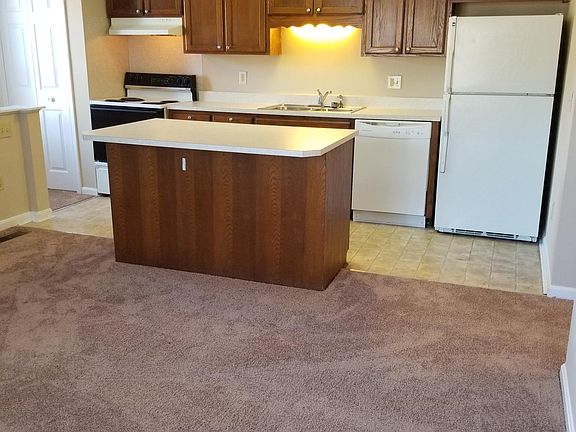 2nd image of 904 Seachase Ln