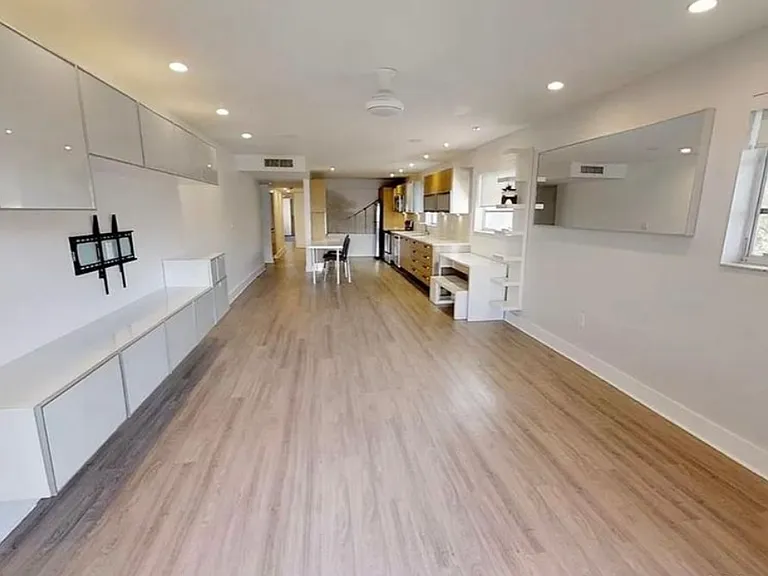 860 Euclid Ave #208 — Photo 10
