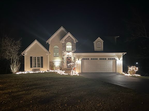 2nd image of 1722 Bennington Dr
