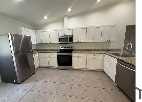 350 W Court St #A — Photo 6