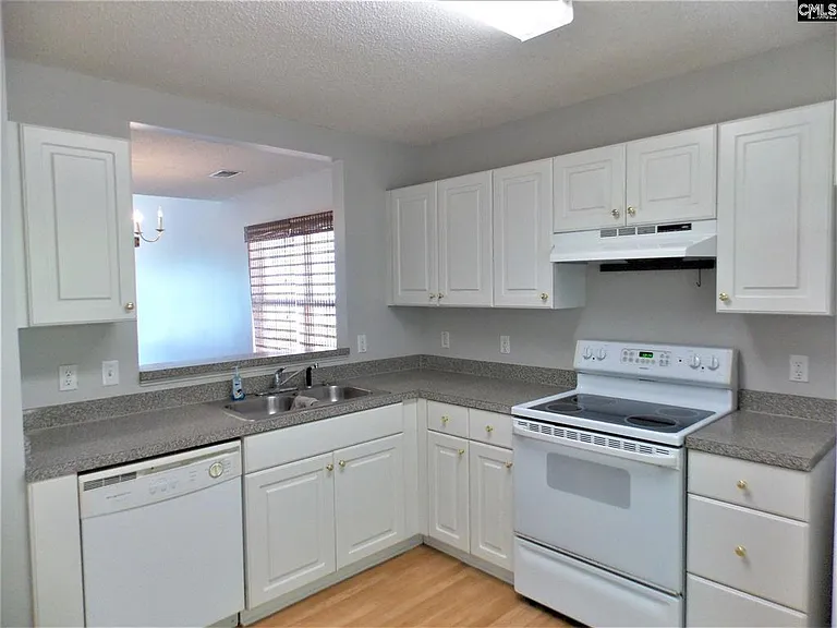 105 Merowey Ct — Photo 18