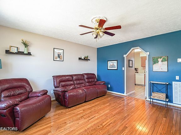 2nd image of 720 Winston Dr