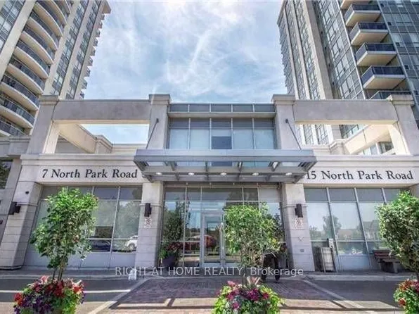 15 N Park Rd #1501, Vaughan, ON L4J 0A1