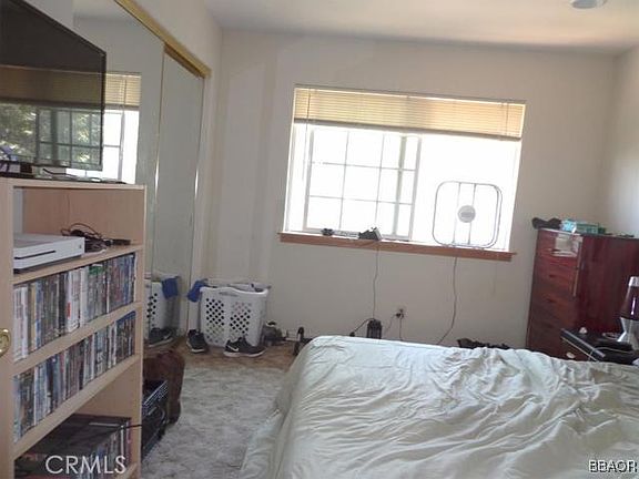 5th image of 279 Pine Dr
