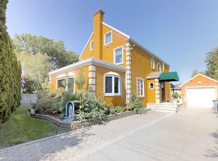 2843 214th St, Bayside, NY 11360