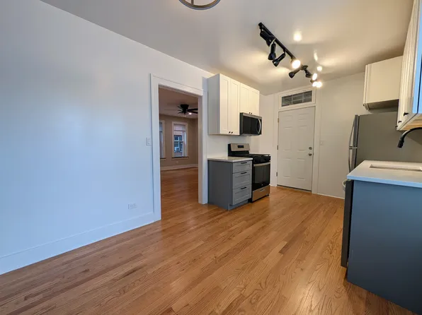 1946 N Spaulding Ave #2B, Chicago, IL 60647