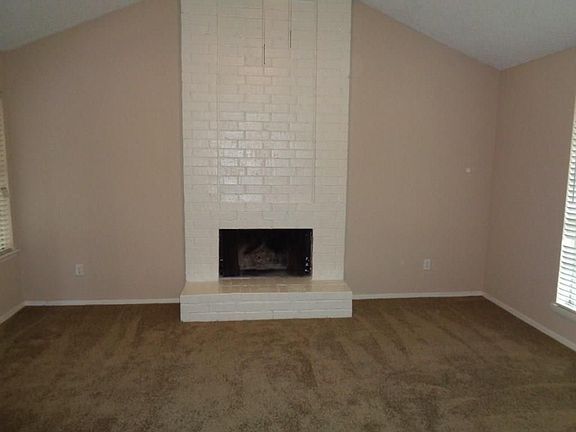 3rd image of 17907 Glenmorris Dr