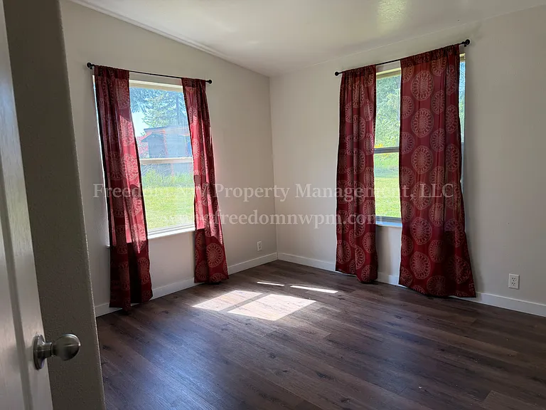 1411 SE Fireweed Rd — Photo 14