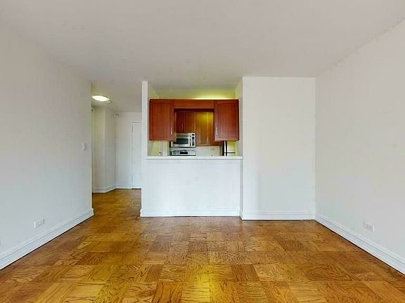 2nd image of 400 E 71st St APT 15V