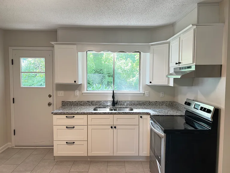 4220 Tacoma Ave — Photo 5